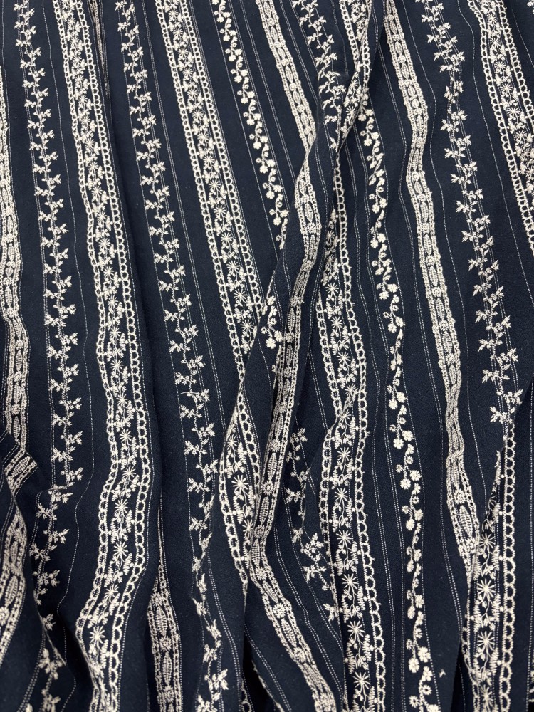 Geborduurde gestreepte linnen  - Winter Clothing Material recensie en prijs